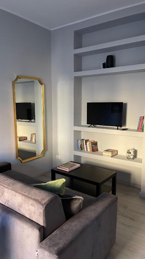 Stilish Apartment Few Steps From The Underground Milaan Buitenkant foto